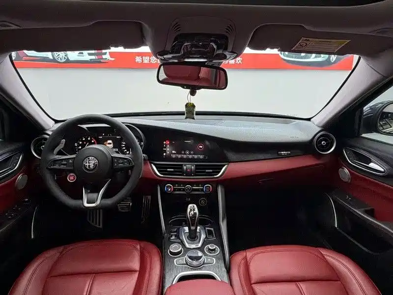 Alfa Romeo Giulia — фото 5