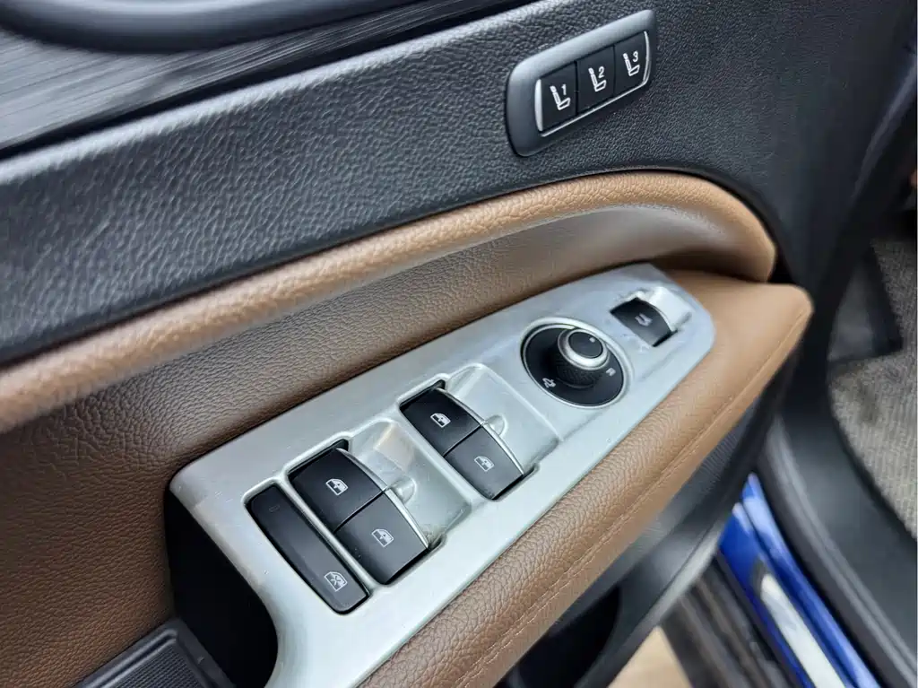 Alfa Romeo Stelvio — фото 11