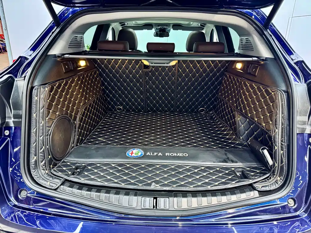 Alfa Romeo Stelvio — фото 23