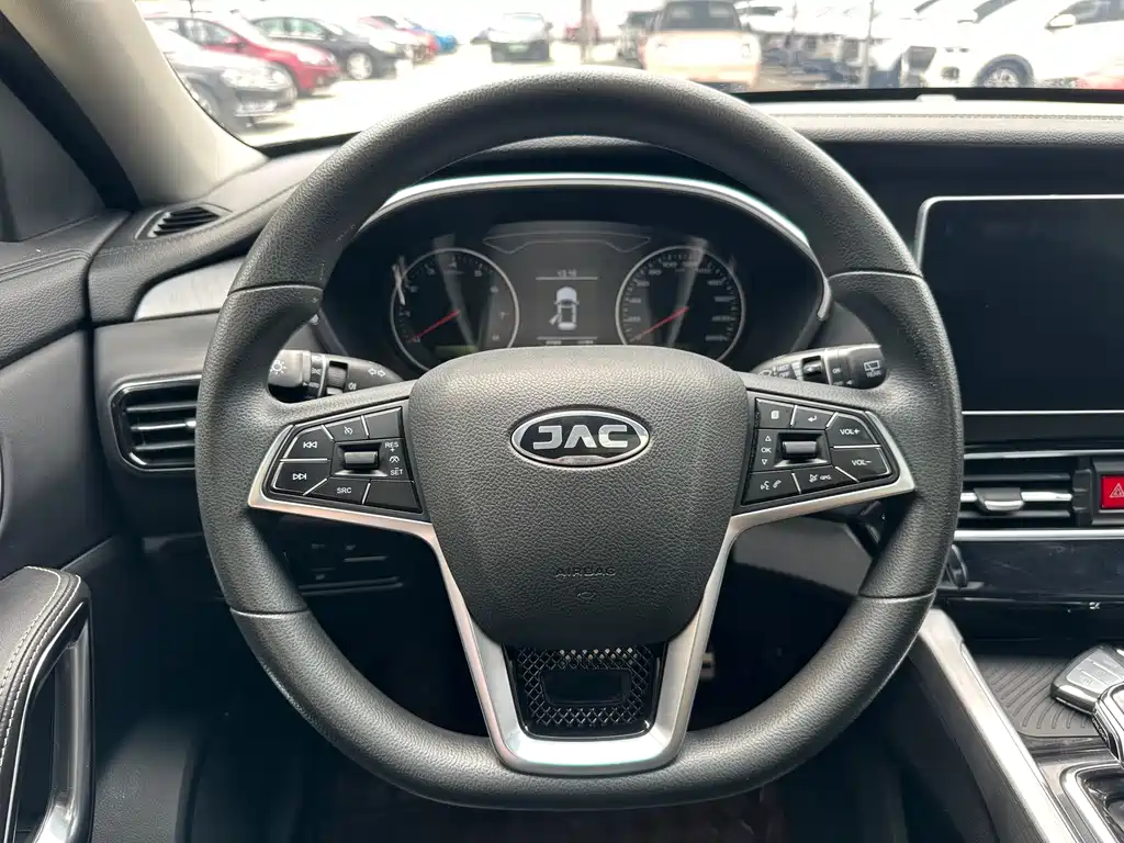JAC X7 — фото 4
