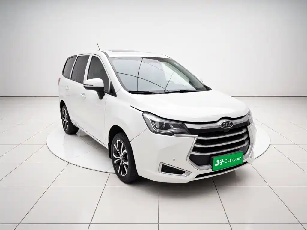 JAC Refine R3 — фото 3