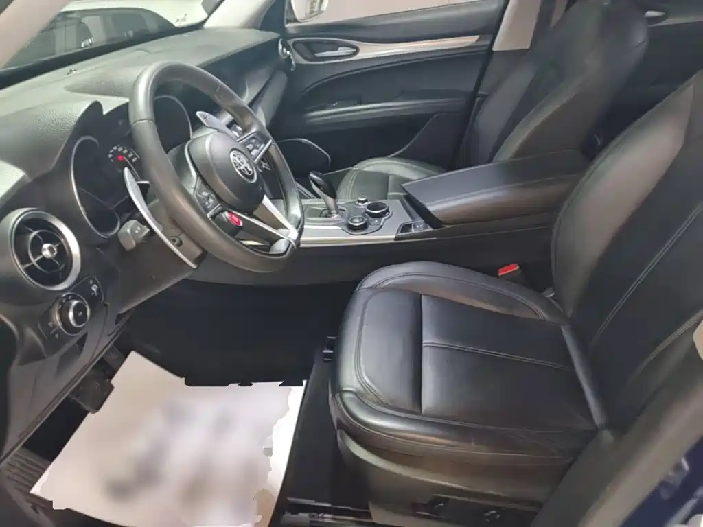 Alfa Romeo Stelvio — фото 15
