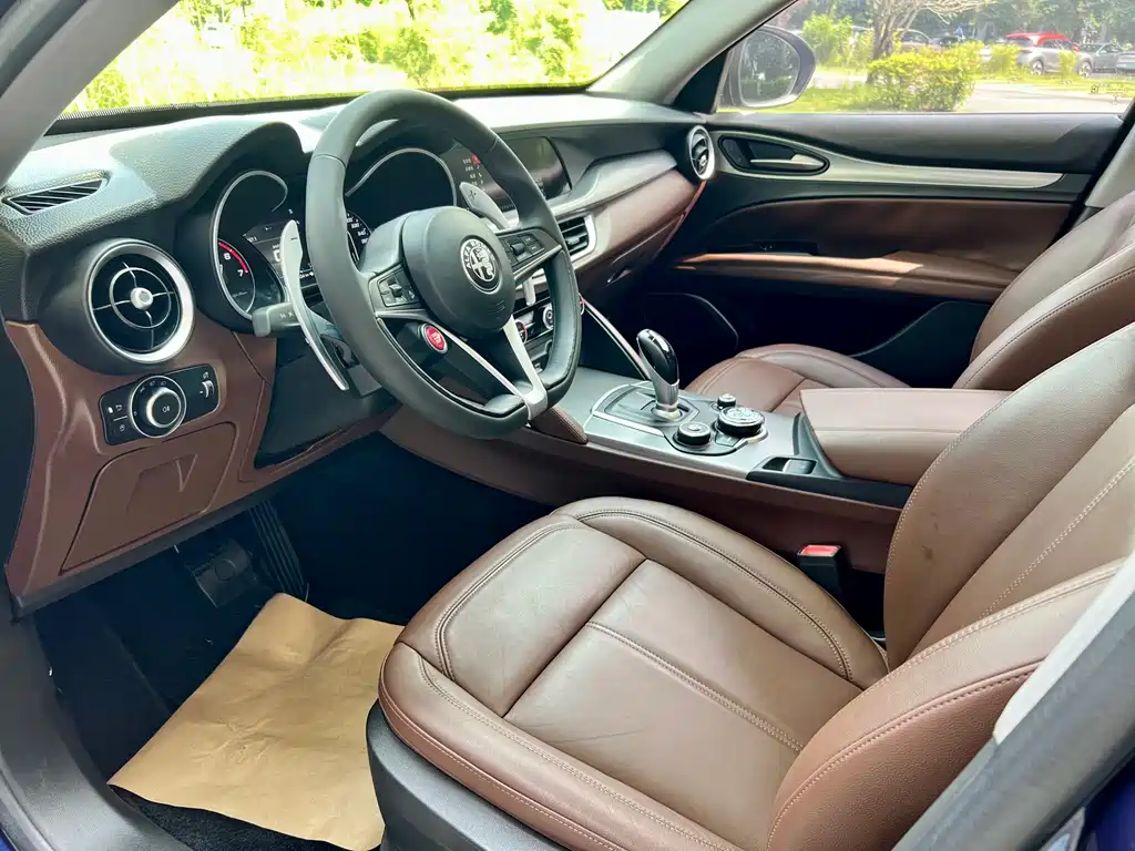 Alfa Romeo Stelvio — фото 4