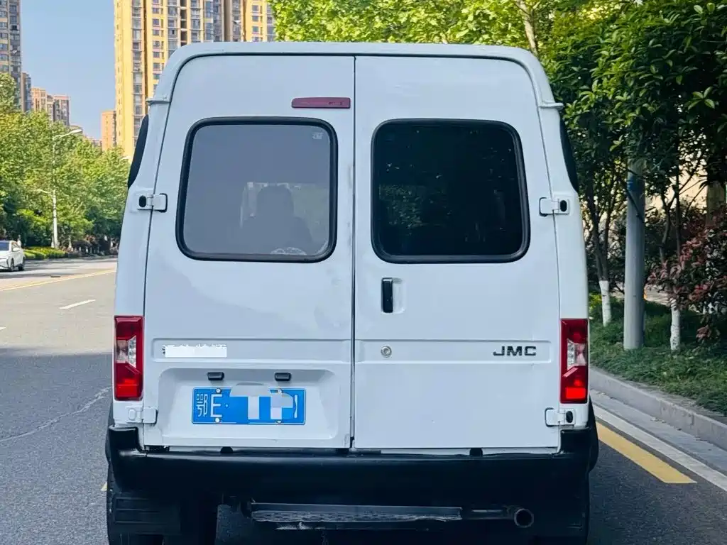 JMC Tesla — фото 5
