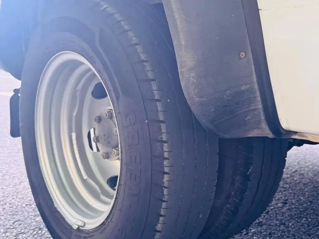 JMC Tesla — фото 10