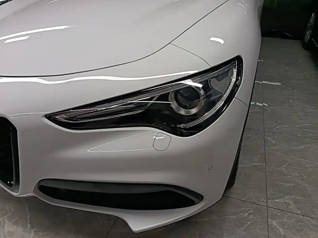 Alfa Romeo Stelvio — фото 24