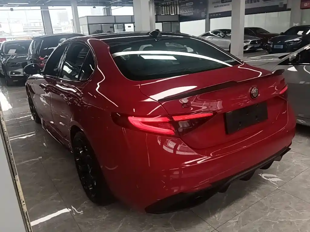 Alfa Romeo Giulia — фото 5