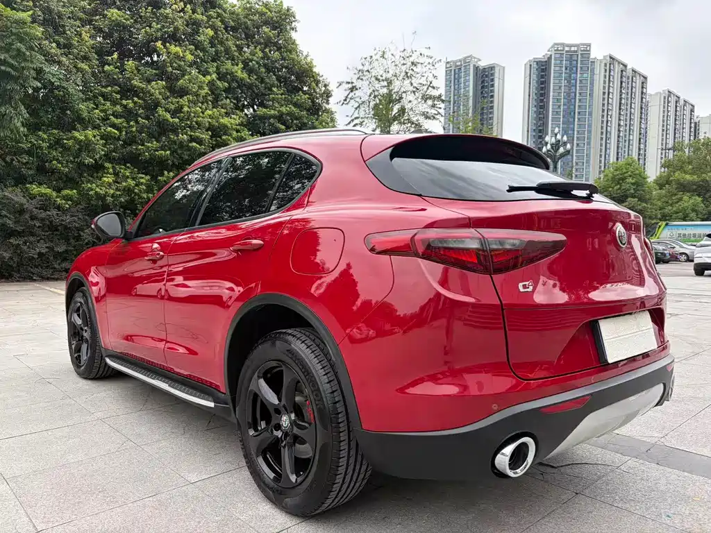 Alfa Romeo Stelvio — фото 9
