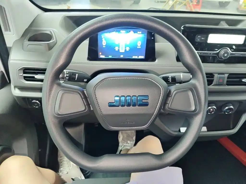JMC E-Fushun — фото 11