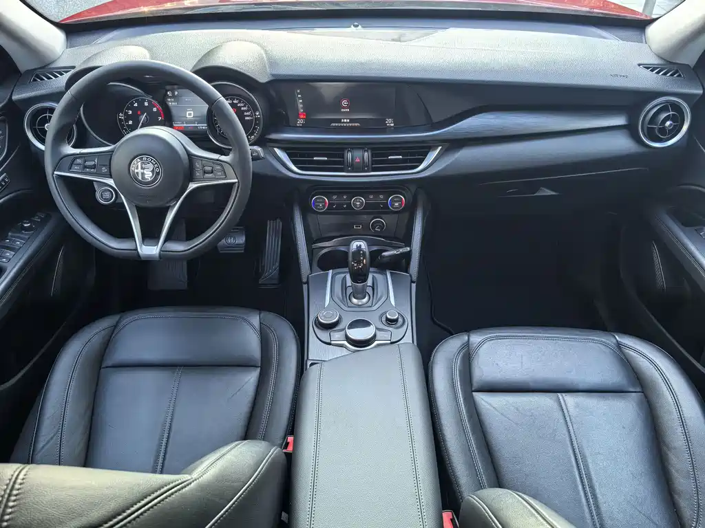 Alfa Romeo Stelvio — фото 17