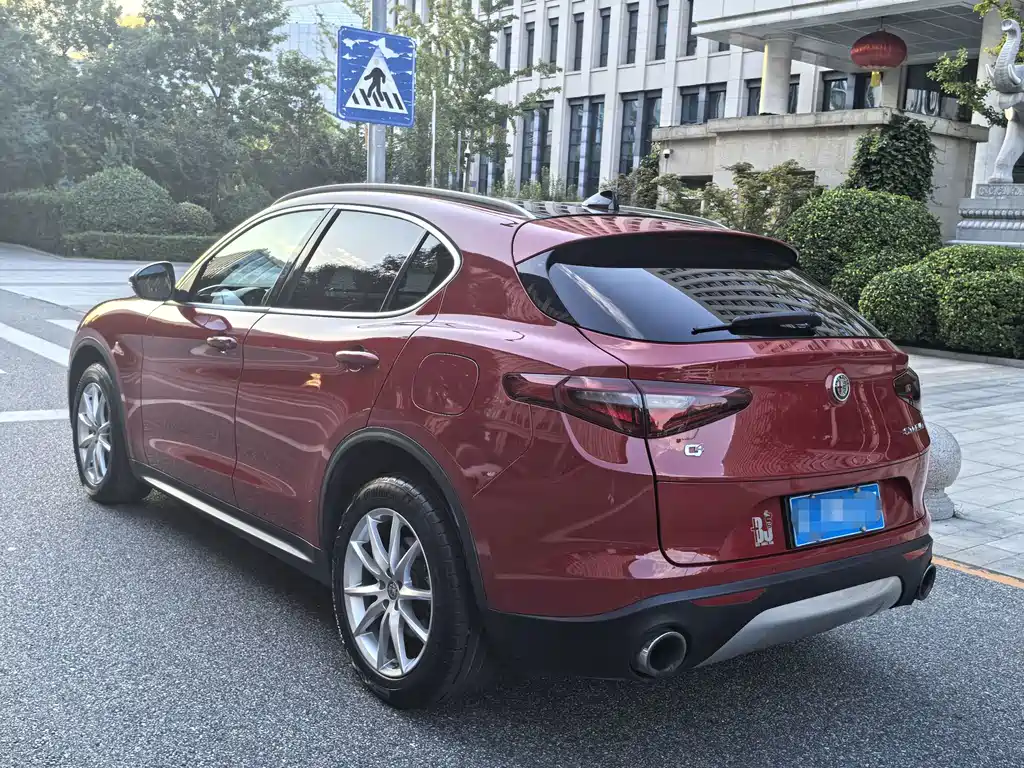 Alfa Romeo Stelvio — фото 3