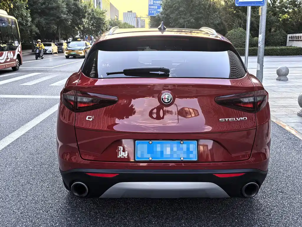 Alfa Romeo Stelvio — фото 4