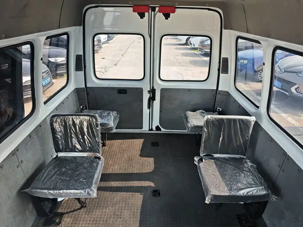 JMC Tesla — фото 15