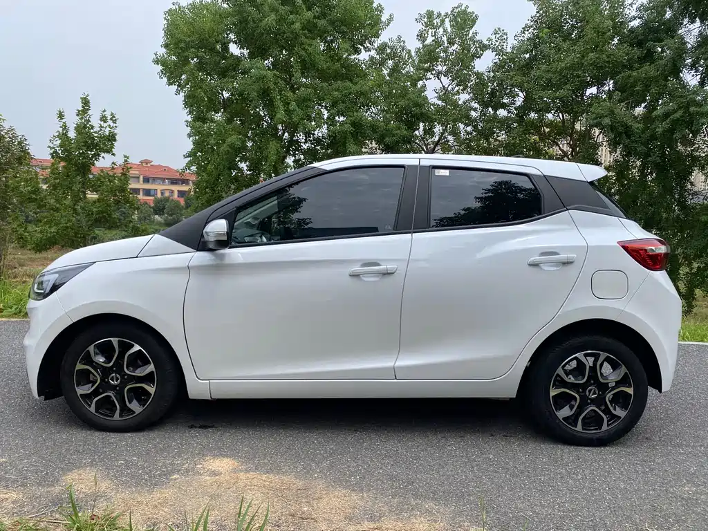 JMEV EV3 — фото 4