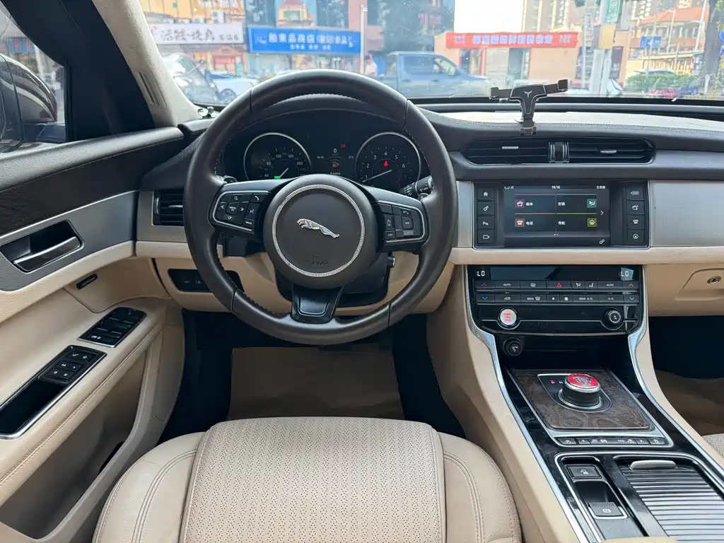 Jaguar XFL — фото 17