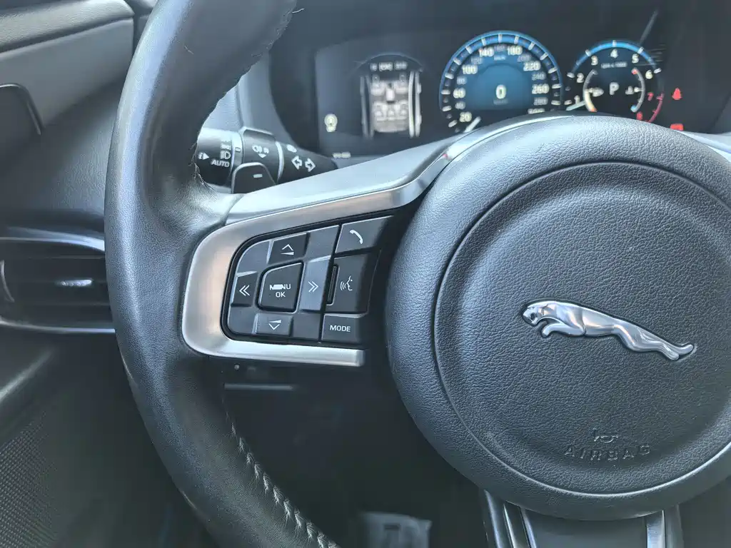 Jaguar XEL — фото 20