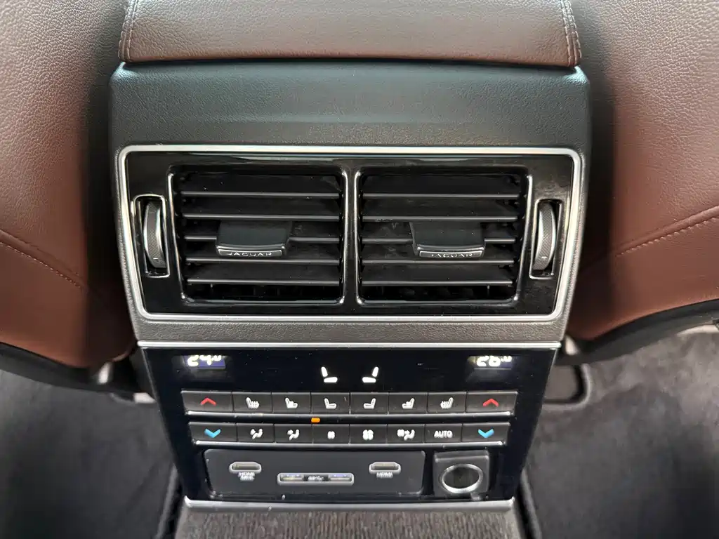 Jaguar XFL — фото 11