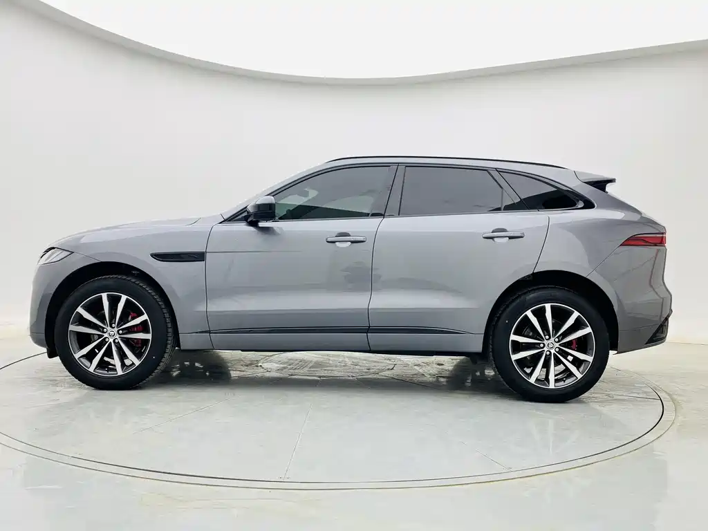 Jaguar F-PACE — фото 4