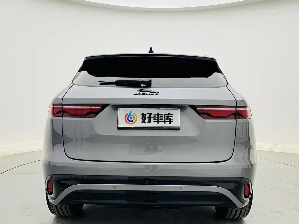 Jaguar F-PACE — фото 6