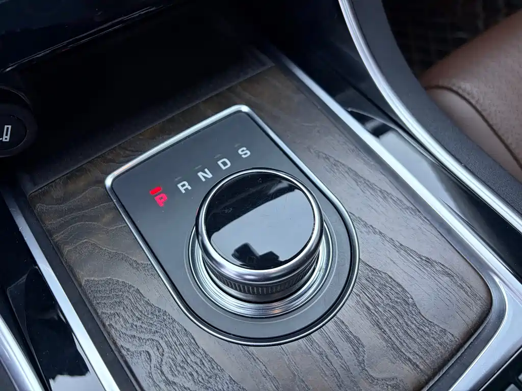 Jaguar XFL — фото 13