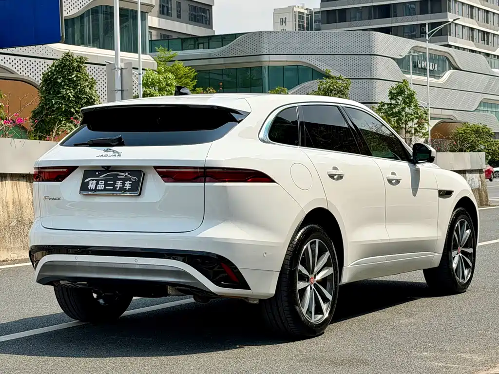Jaguar F-PACE — фото 6