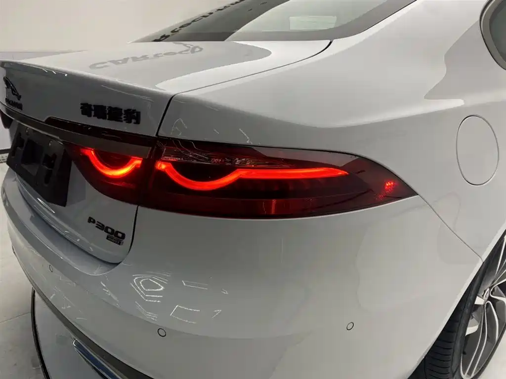 Jaguar XFL — фото 11