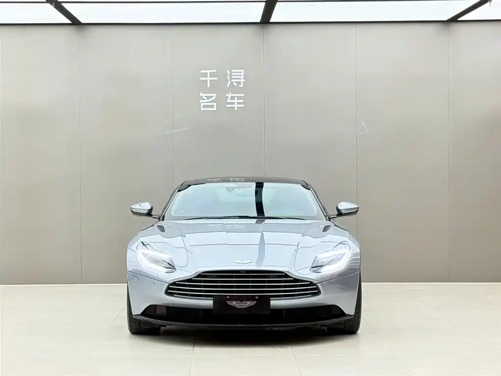 Aston Martin DB11 — фото 2