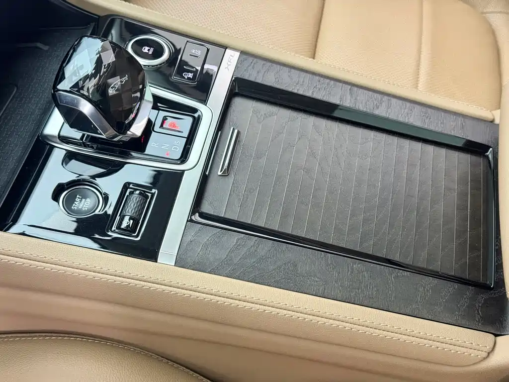 Jaguar XFL — фото 18
