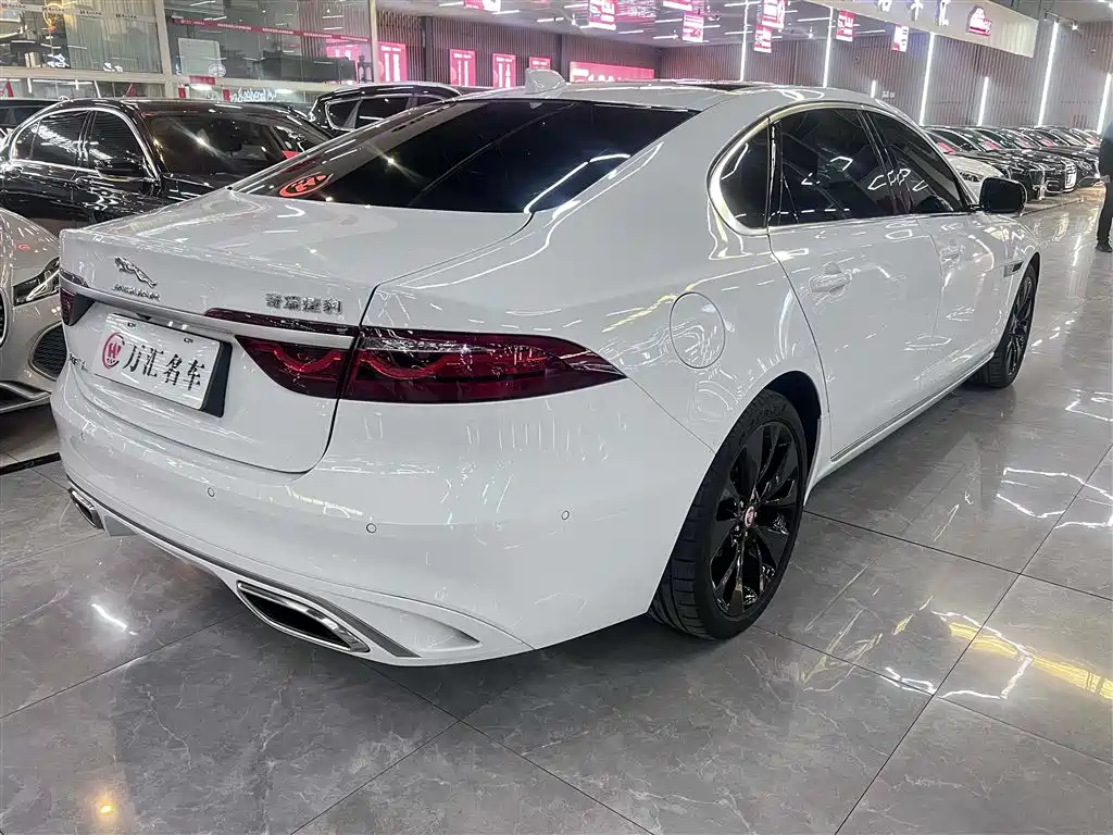 Jaguar XFL — фото 11