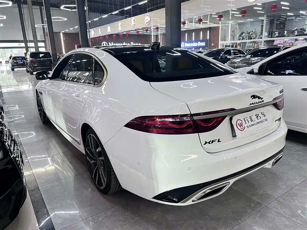 Jaguar XFL — фото 10