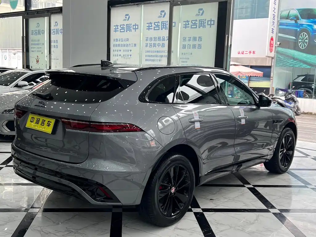 Jaguar F-PACE — фото 17