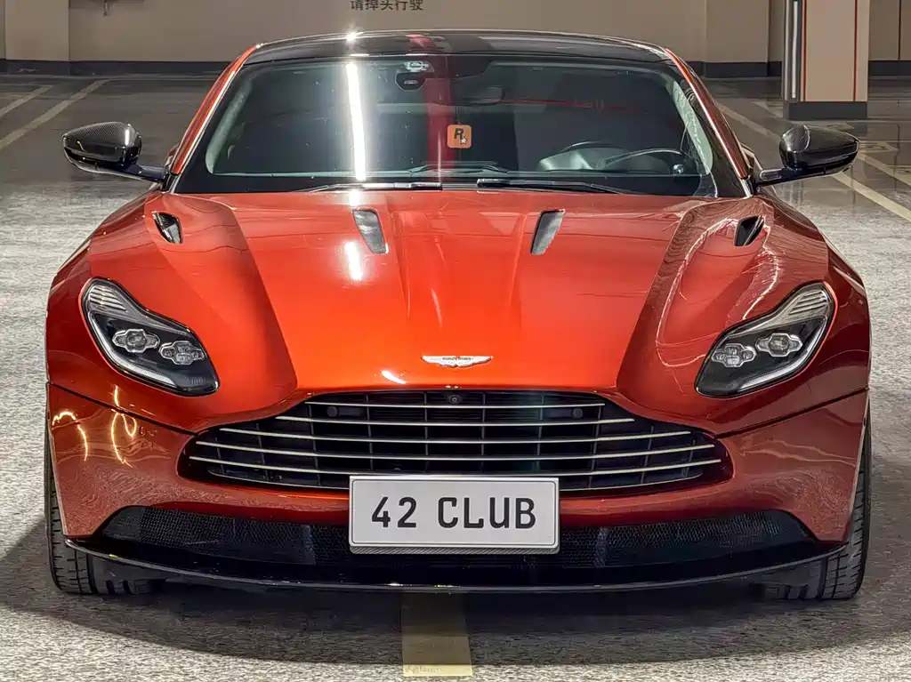 Aston Martin DB11 — фото 4