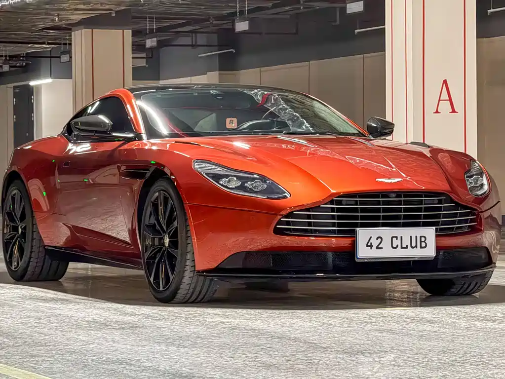 Aston Martin DB11 — фото 5