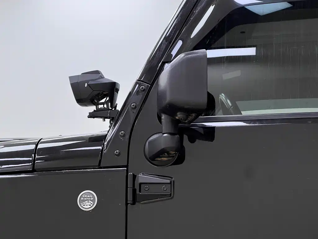 Jeep Wrangler — фото 10