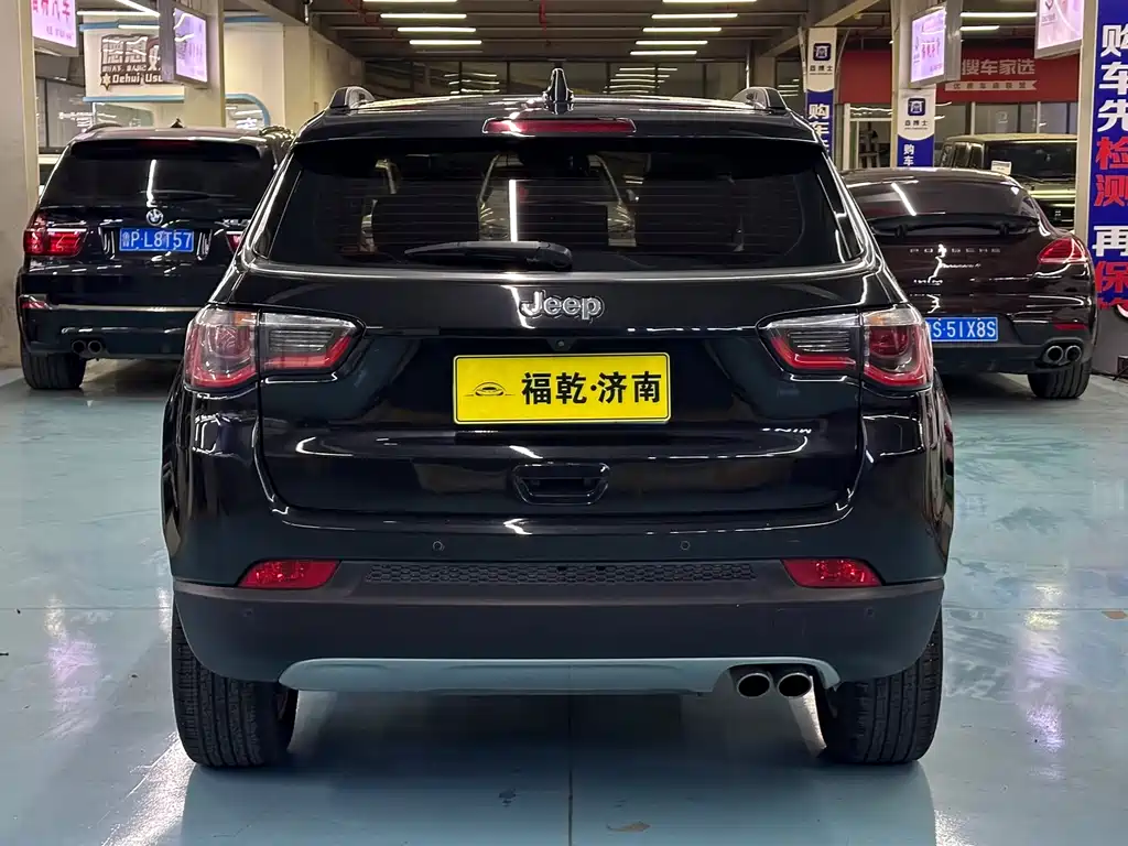 Jeep Compass — фото 5