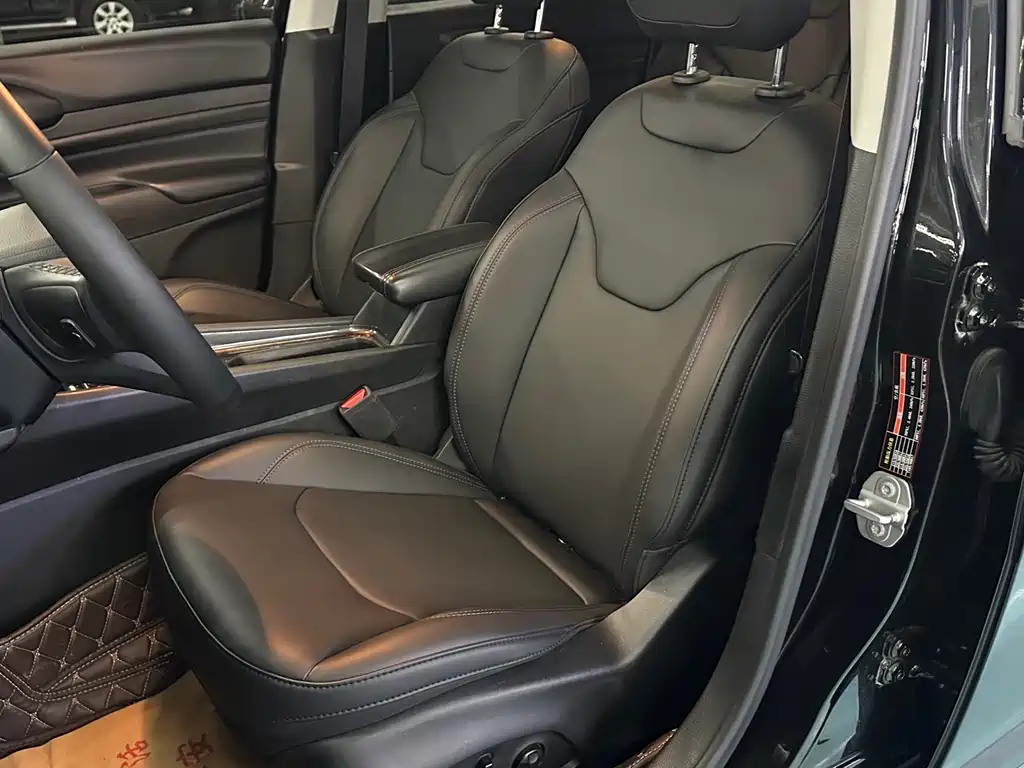 Jeep Compass — фото 8
