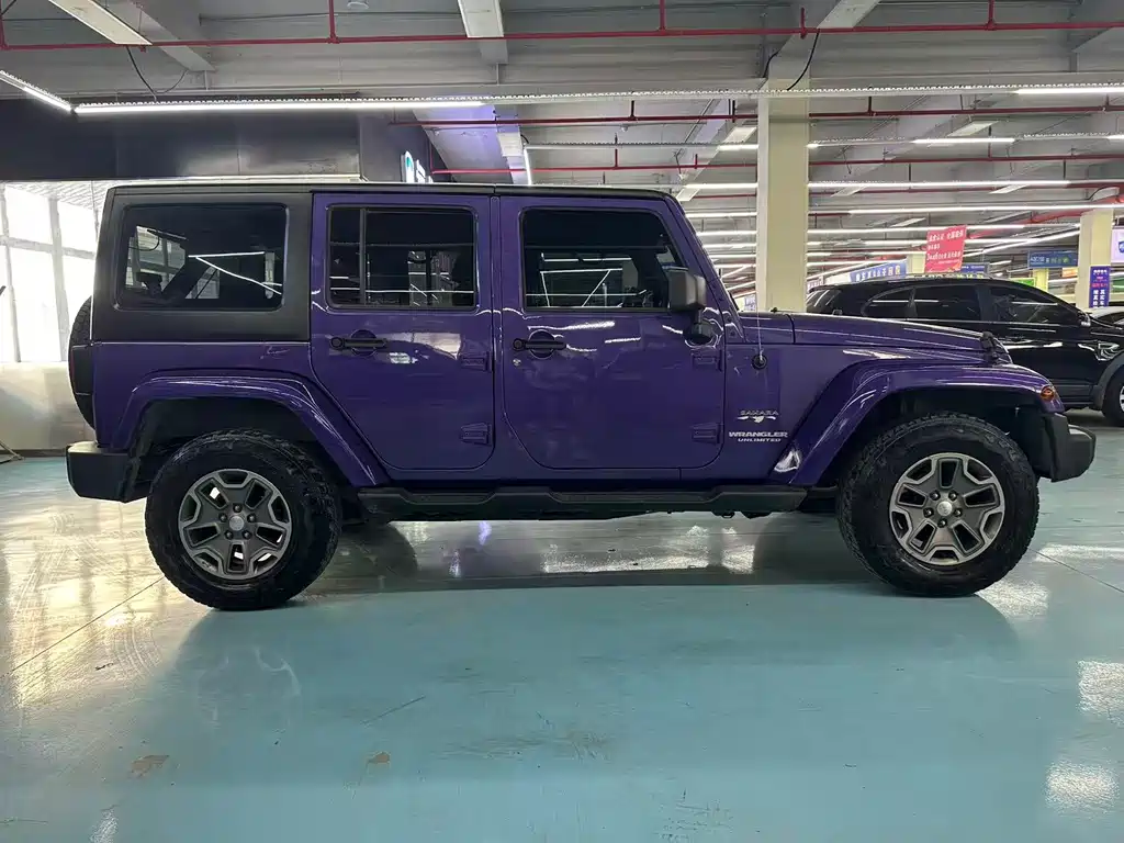 Jeep Wrangler — фото 8