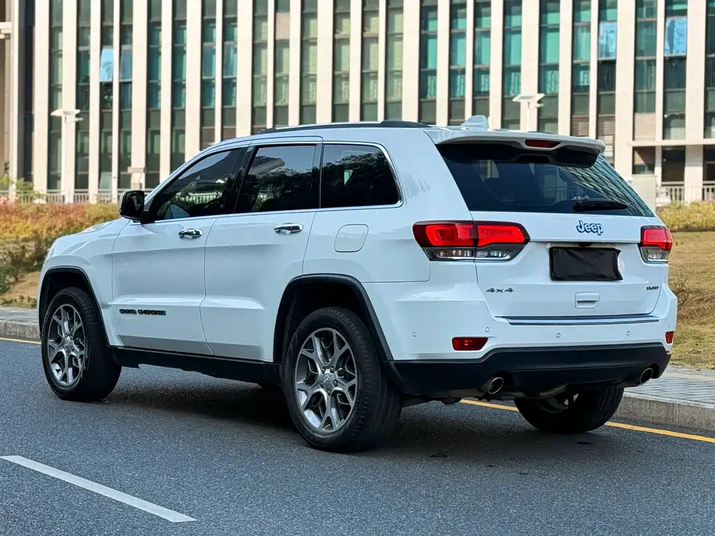 Jeep Grand Cherokee (Import) — фото 7
