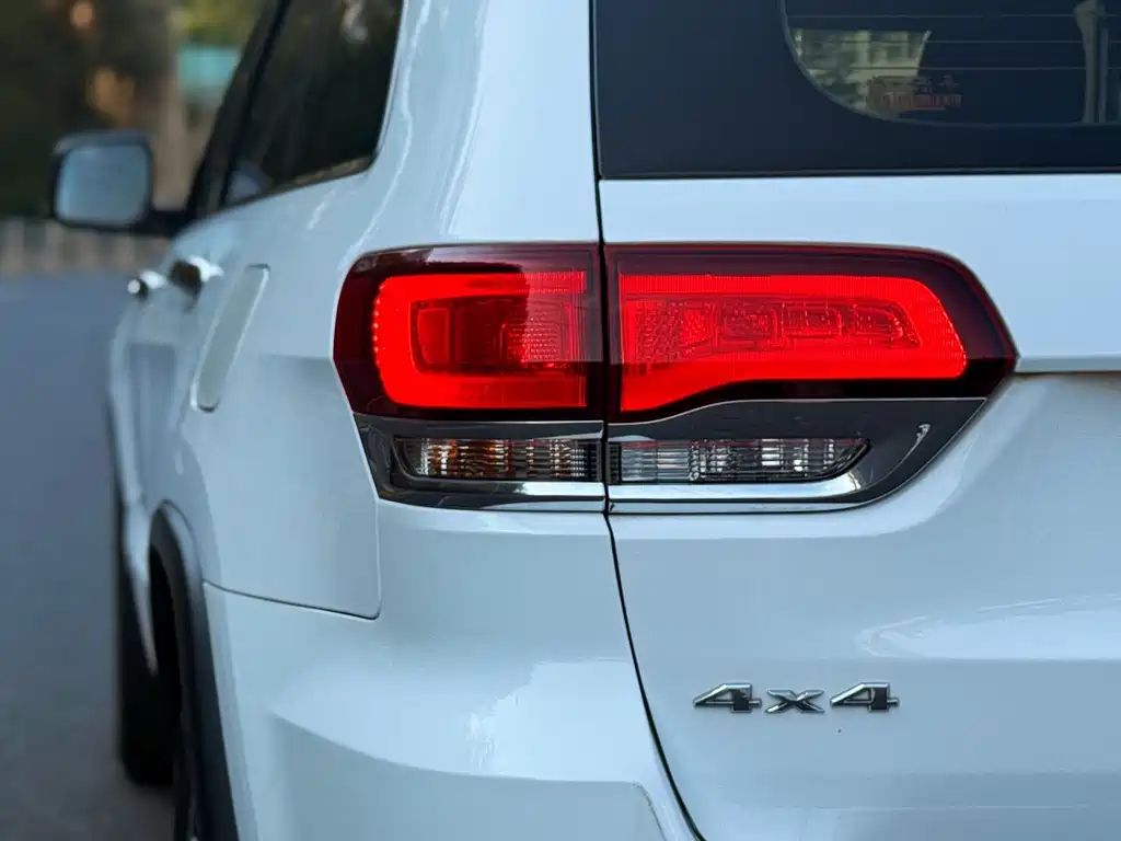 Jeep Grand Cherokee (Import) — фото 8