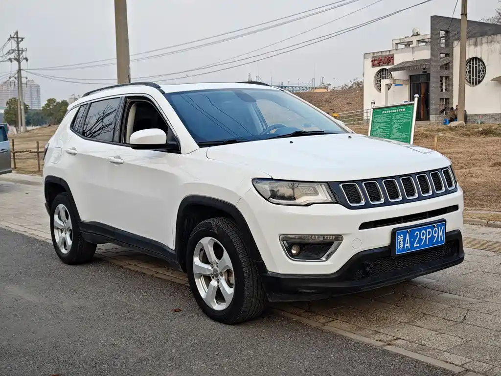 Jeep Compass — фото 3
