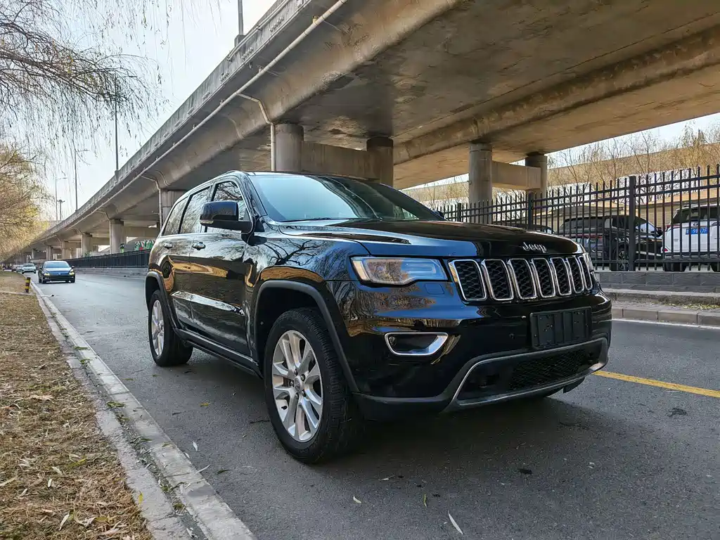 Jeep Grand Cherokee (Import) — фото 3