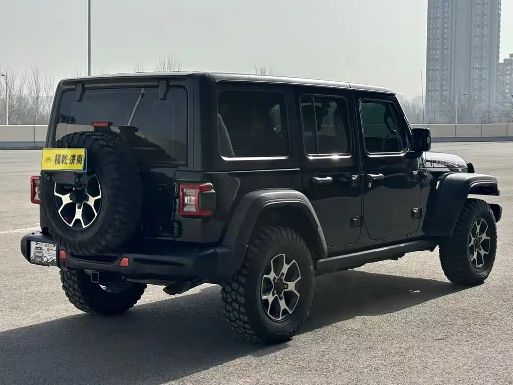 Jeep Wrangler — фото 5