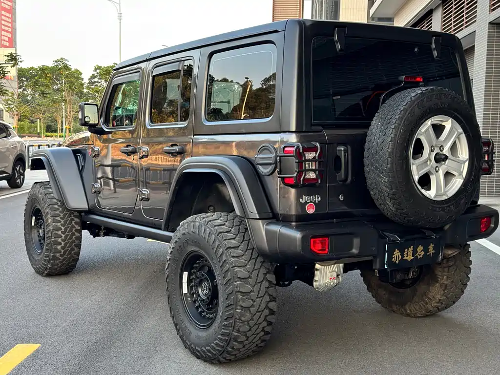 Jeep Wrangler — фото 5