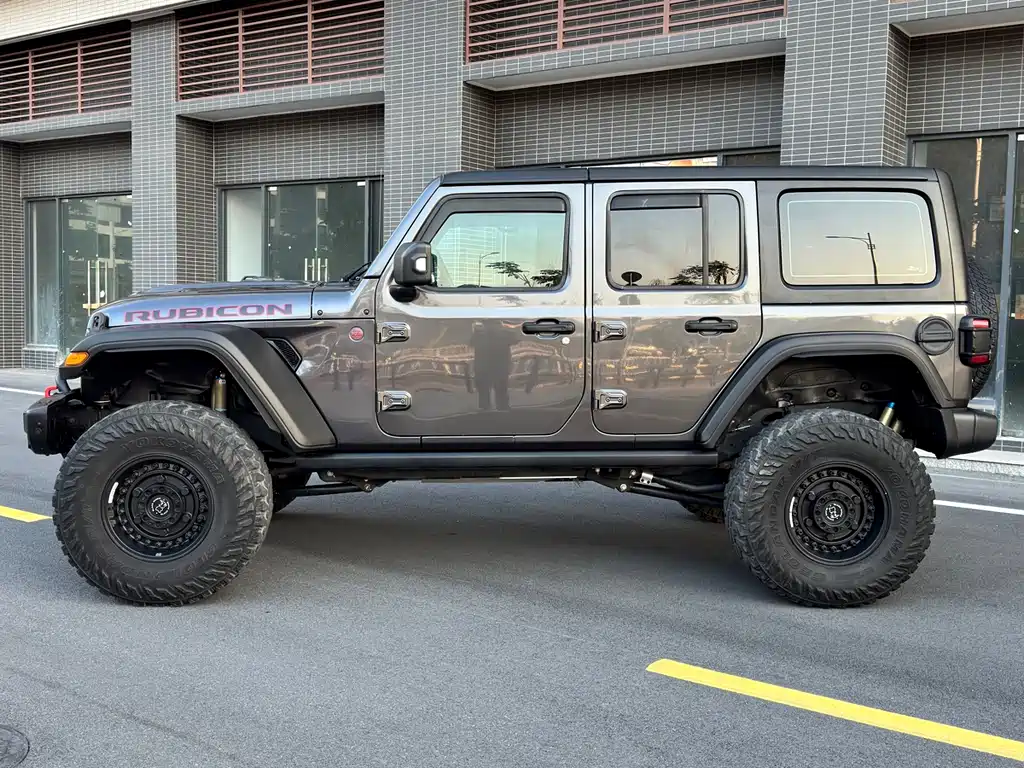 Jeep Wrangler — фото 8