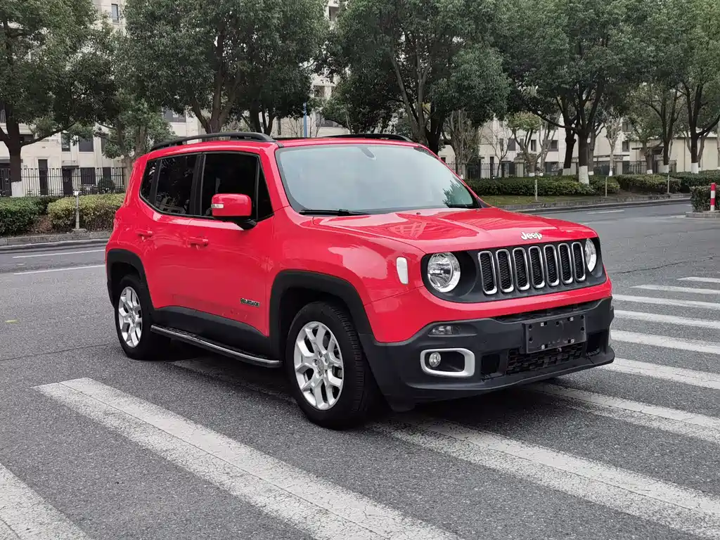 Jeep Renegade — фото 3