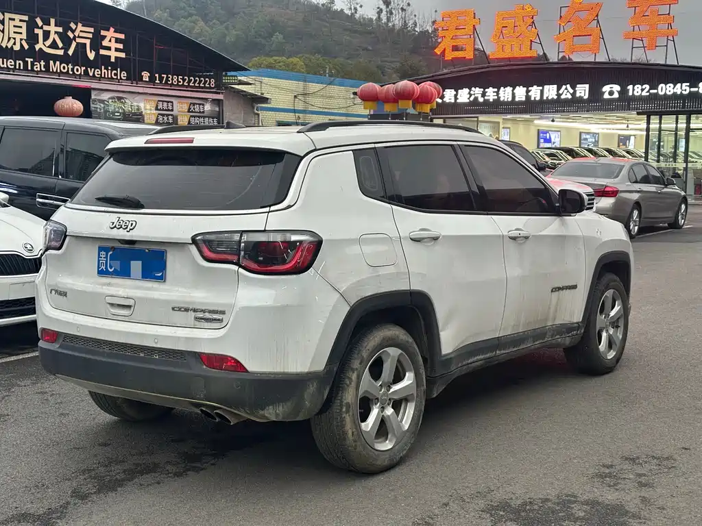 Jeep Compass — фото 4