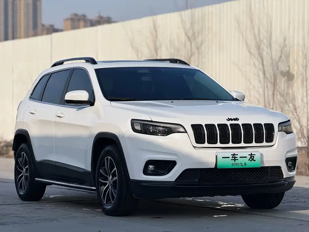 Jeep Cherokee — фото 3