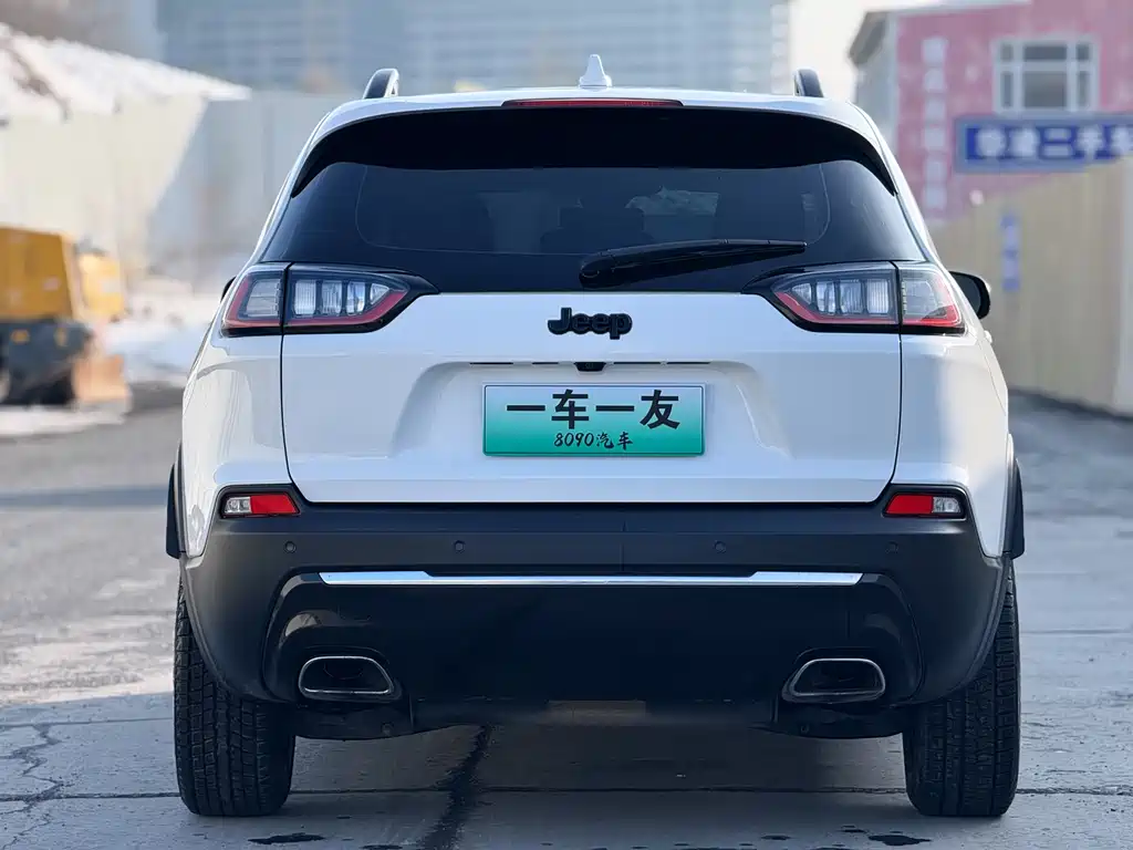 Jeep Cherokee — фото 8