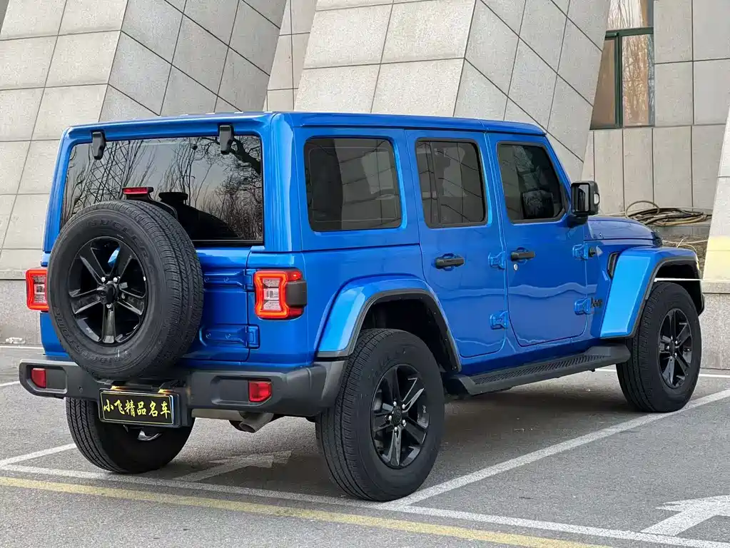 Jeep Wrangler — фото 6
