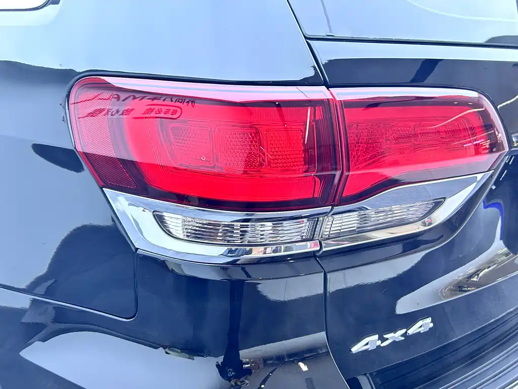 Jeep Grand Cherokee (Import) — фото 8
